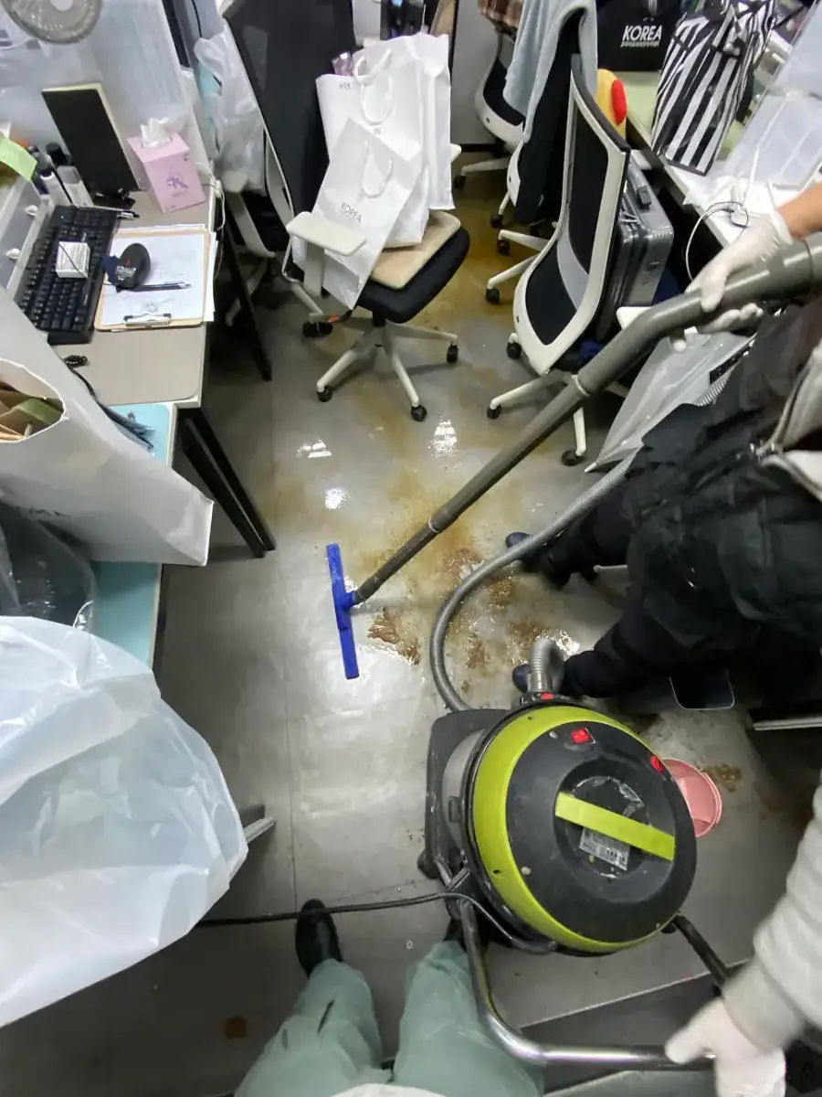 강남 침수청소 — 야간 긴급출동 현장 사진 5