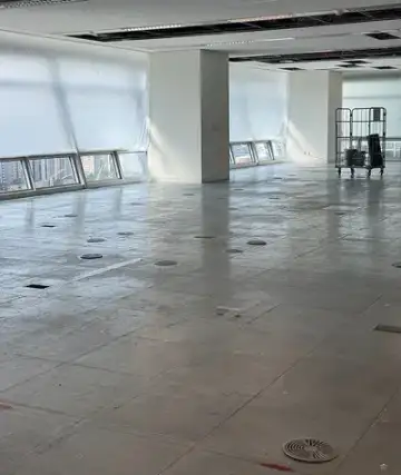 전경련회관 악세스플로어 바닥 본드제거 전문업체 현장 사진