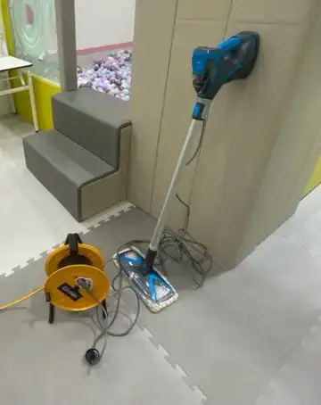 실내어린이놀이터 키즈카페 정기청소로 위생 관리 꼼꼼하게 전문적으로 현장 사진