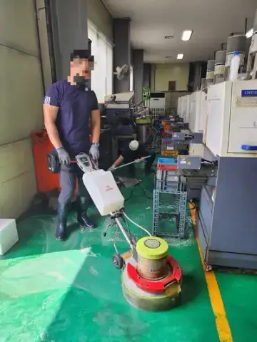 공장 바닥 기름때제거는 수영클린 현장 사진